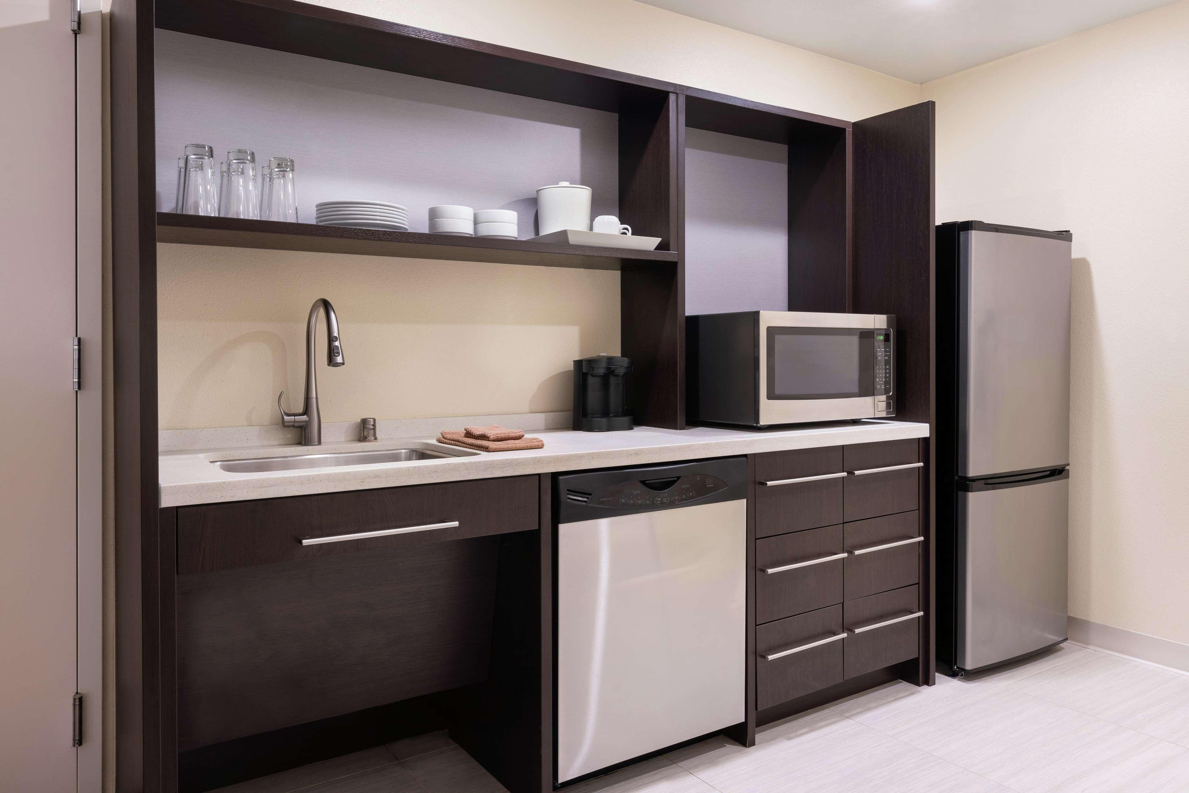 Home2 By Hilton Anchorage/midtown 3*