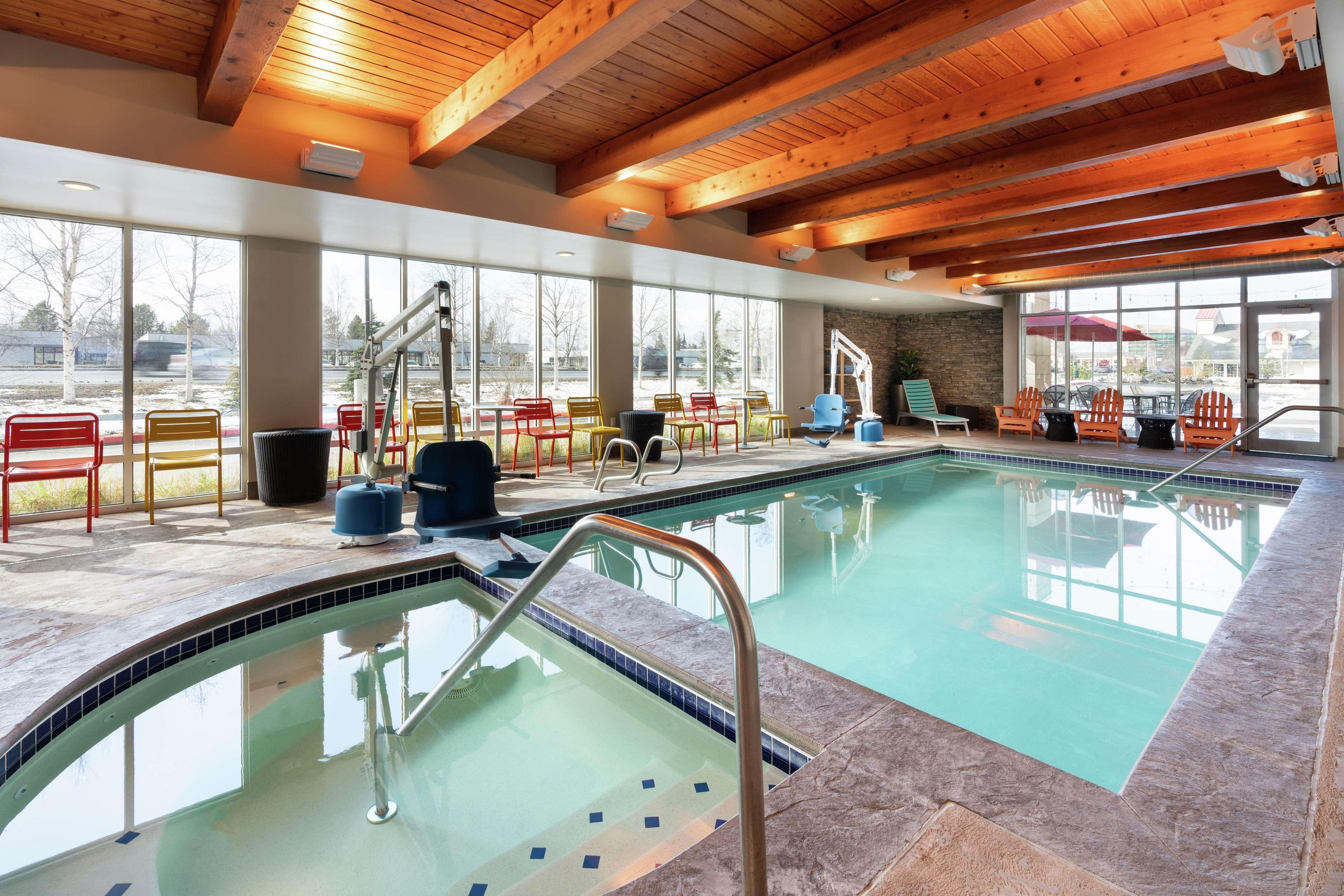 Hotel Home2 By Hilton Anchorage/midtown 3*