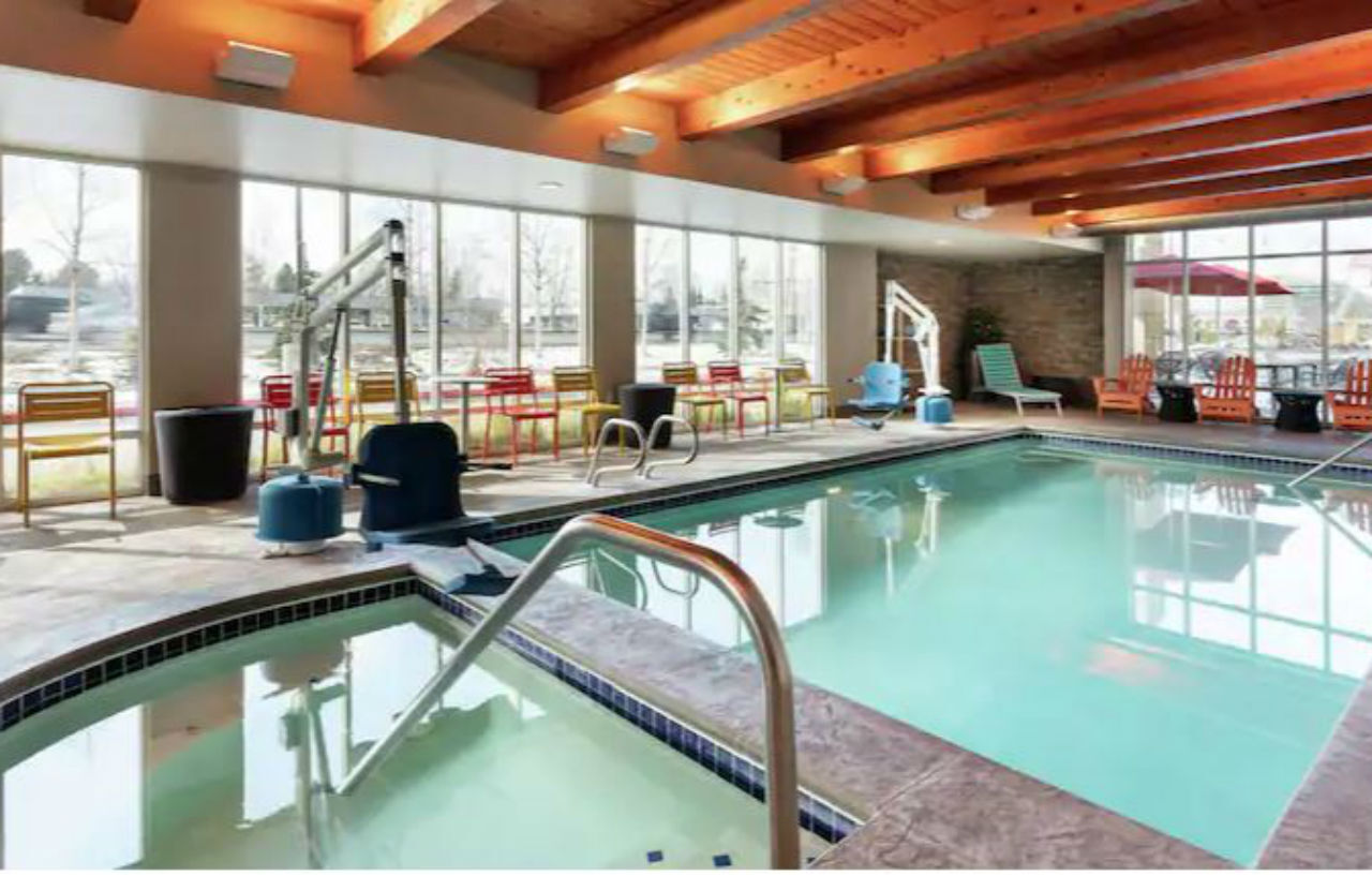 Hotel Home2 By Hilton Anchorage/midtown 3*